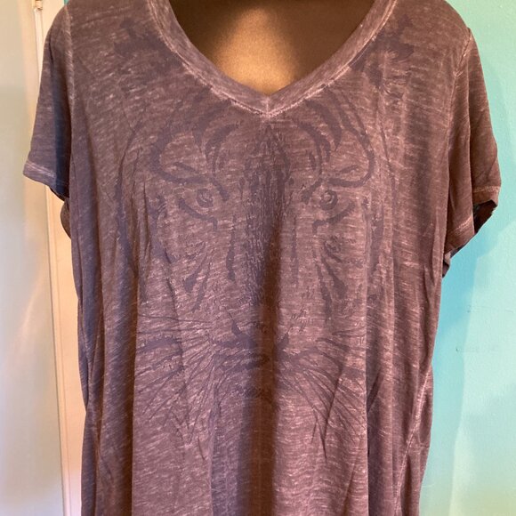 Torrid Classic Fit Burn Out V-Neck Tshirt - Picture 2 of 2
